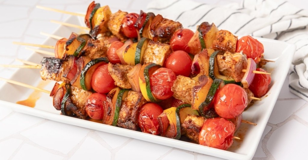 Brochetas de cerdo: el secreto para preparar una carne jugosa, tierna y llena de sabor