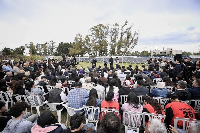 Kicillof lanz&oacute; un programa para formar j&oacute;venes y abrir oportunidades laborales en energ&iacute;as renovables