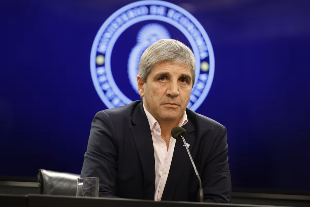 El riesgo pa&iacute;s trep&oacute; a 717 puntos y crece la preocupaci&oacute;n por la econom&iacute;a argentina