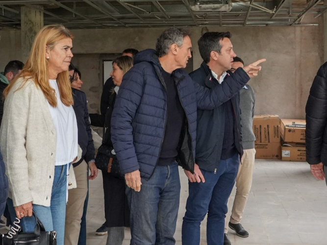 Katopodis recorri&oacute; las obras de la Casa de la Provincia en Necochea y destac&oacute; el avance de la infraestructura bonaerense