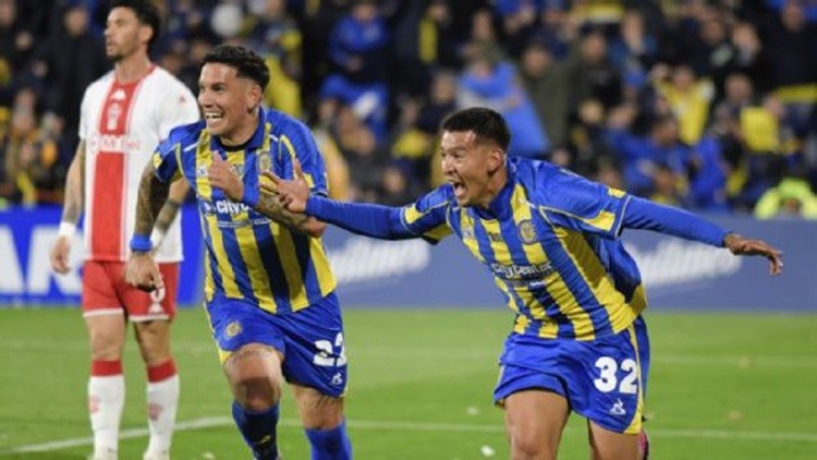 Rosario Central golpe&oacute; a Hurac&aacute;n con Di Mar&iacute;a como figura y qued&oacute; firme en la pelea por la cima
