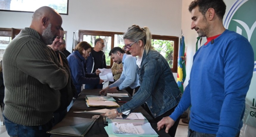 Merlo: 60 familias firmaron las escrituras de sus viviendas
