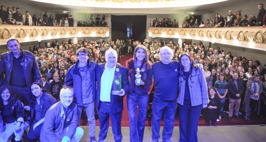 La EMPA celebr&oacute; sus 40 a&ntilde;os y recibi&oacute; un nuevo piano para su auditorio