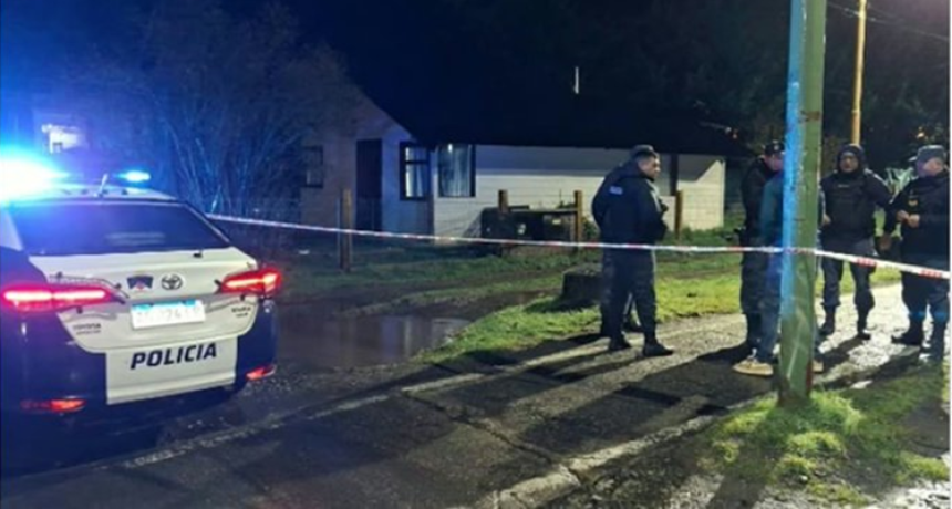 Villa La Angostura: asesinaron a una ni&ntilde;a de tres a&ntilde;os y su padre qued&oacute; internado bajo custodia