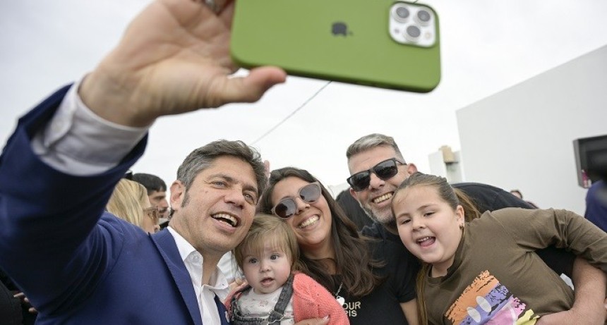 Kicillof entreg&oacute; 64 viviendas en San Vicente y apunt&oacute; contra el Gobierno nacional por abandonar obras
