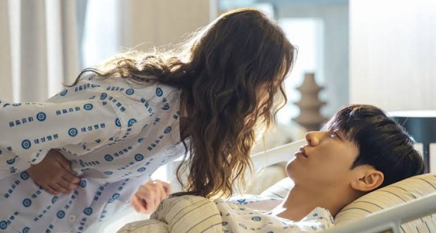La chispa del amor: el heredero que necesita una descarga para vivir