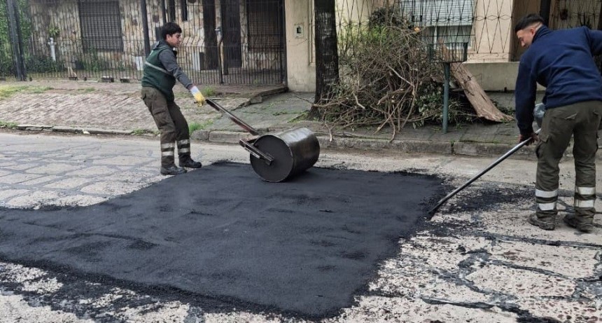 Avanza el plan de bacheo en Monte Grande con nuevas obras sobre Origone