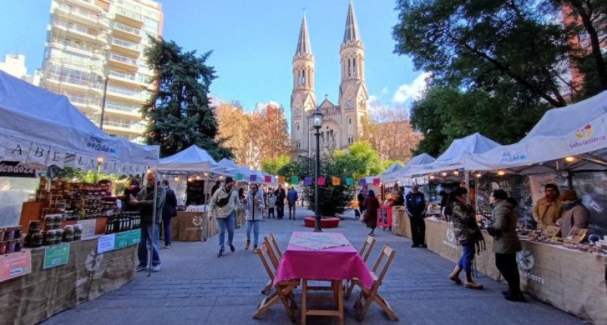 Sabe la Tierra recorre la Ciudad con alimentos saludables y productos de dise&ntilde;o