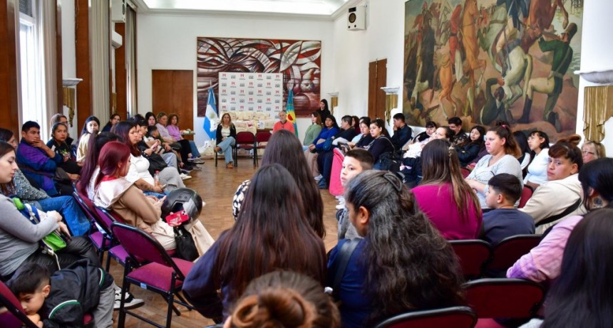 Mor&oacute;n entreg&oacute; 50 kits para acompa&ntilde;ar a personas gestantes y a sus beb&eacute;s durante los primeros d&iacute;as de vida