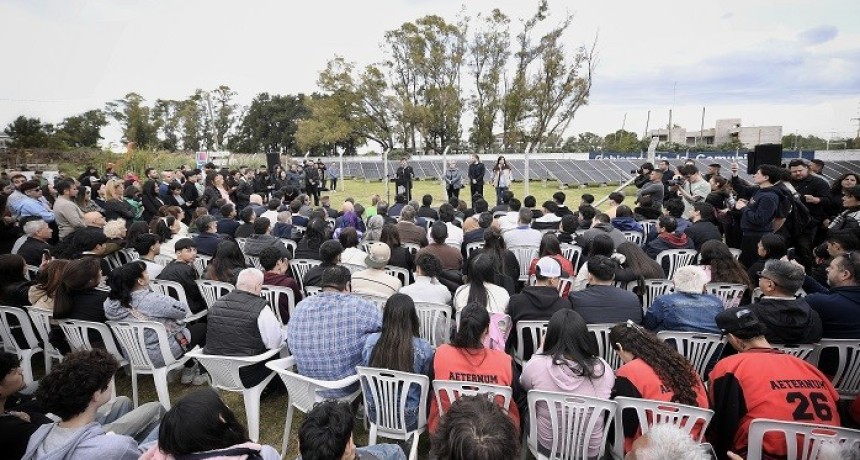 Kicillof lanz&oacute; un programa para formar j&oacute;venes y abrir oportunidades laborales en energ&iacute;as renovables