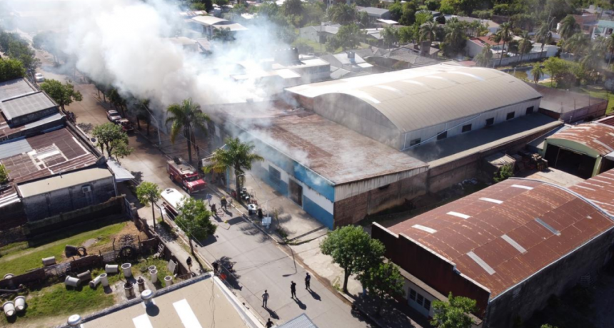 El club Juventud de Feliciano recibió el apoyo del Gobierno Nacional tras perder gran parte de su infraestructura en un incendio