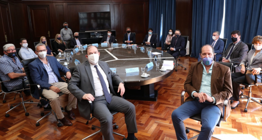 Encuentro con la industria naval para trabajar en el crecimiento del sector, que anunció inversiones por U$S 40 M