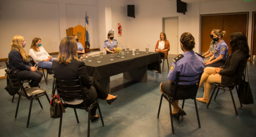 La Ministra de Seguridad viajó a La Pampa y se reunió con el gobernador Zillioto