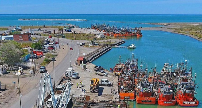Mario Meoni firmó un convenio de asistencia para dragar el puerto de Rawson, en Chubut