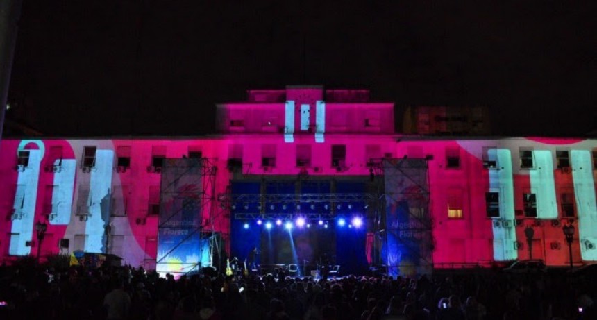 Miles de vecinas y vecinos disfrutaron del festival Argentina Florece en Morón