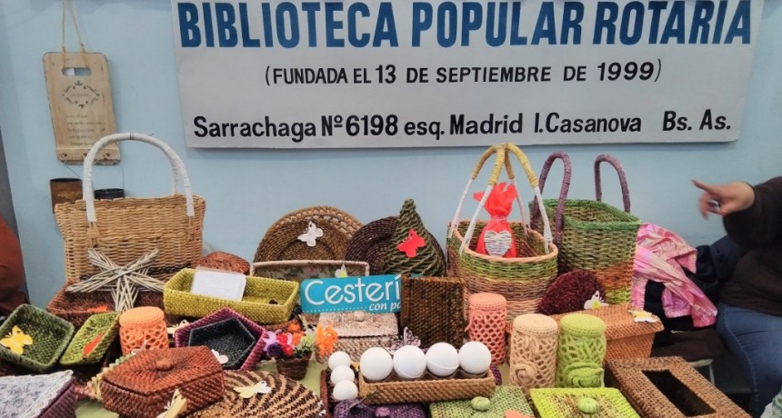 "Encuentro Artesanal en la Biblioteca Popular Rotaria de Isidro Casanova"