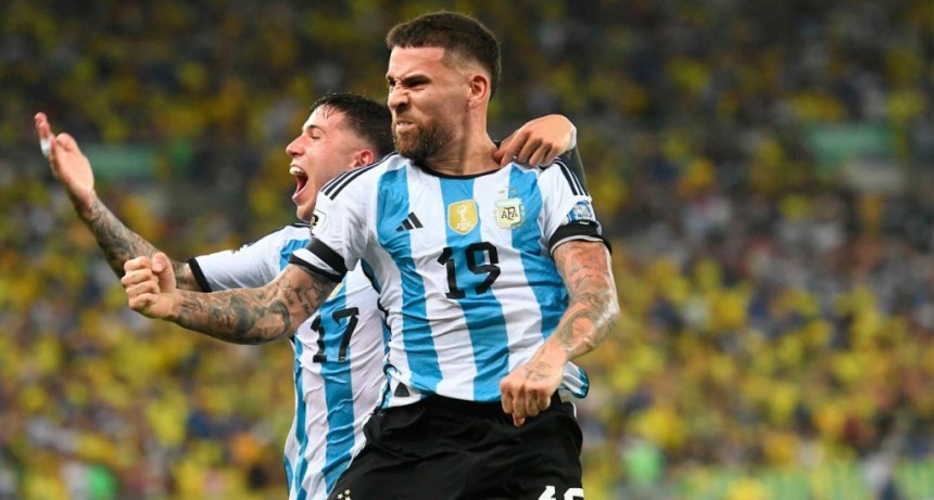 Argentina le ganó un histórico partido a Brasil y es puntero