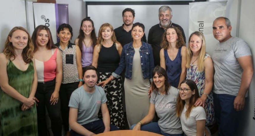 Mayra Mendoza recorrió la empresa quilmeña PBL fundada por egresados de la Universidad Nacional de Quilmes