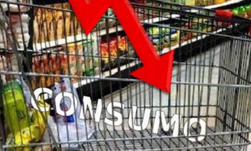 Crisis en el Bolsillo: Nueve de Cada Diez Argentinos Cambian sus Hábitos y Solo Compran lo Esencial