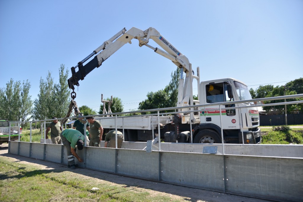 Esteban Echeverría avanza con la construcción de un puente peatonal en Monte Grande Sur