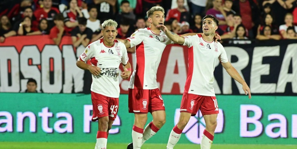 Huracán venció a Newell's y se subió a la cima de la Liga Profesional: la Lepra, en crisis y bajo presión