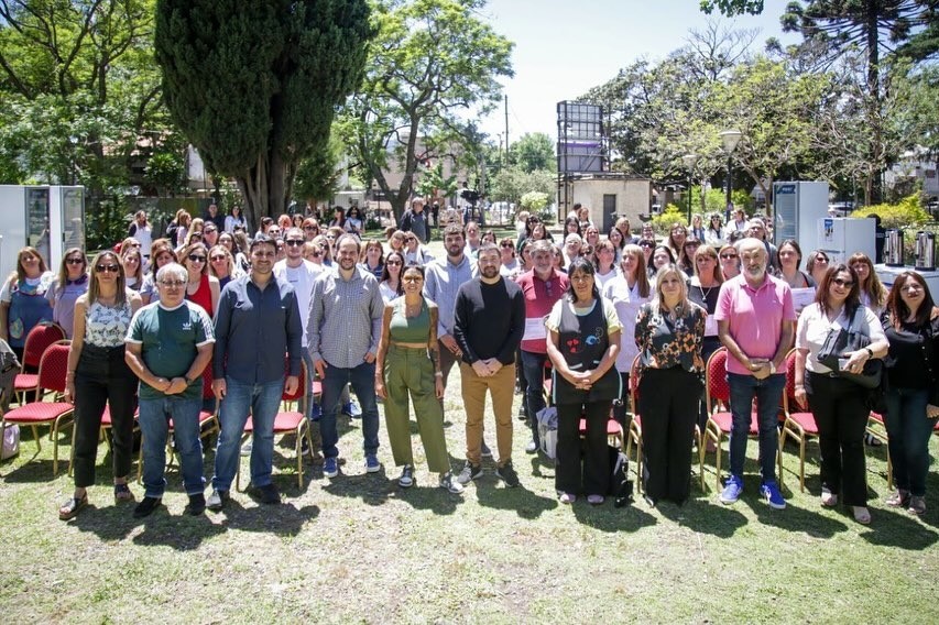 Mayra Mendoza entregó equipamiento para comedores escolares de 86 escuelas en Quilmes