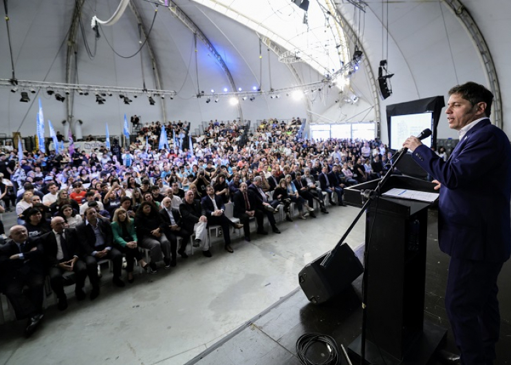 Kicillof activa obras clave en universidades bonaerenses y abre nuevos espacios comunitarios en barrios vulnerables