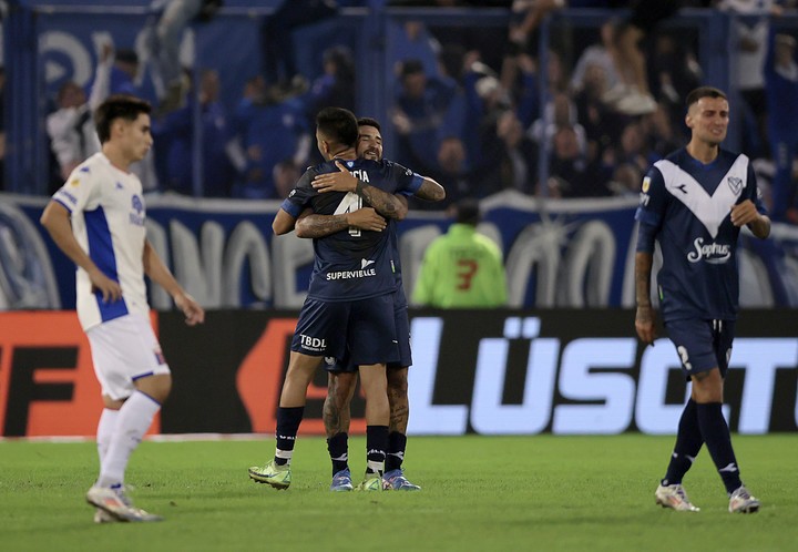 Vélez se impone a Tigre en un ajustado 1-0 y consolida su liderazgo en la Liga Profesional