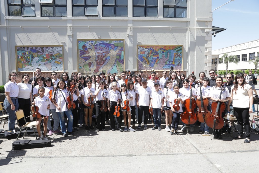 La Orquesta Escuela de La Matanza deslumbró en la Bienal de Arte Integral de la UNLaM