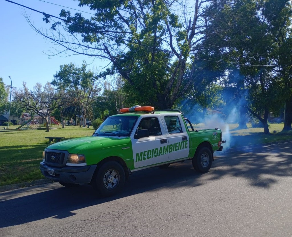 Esteban Echeverría intensifica operativos de fumigación contra el dengue