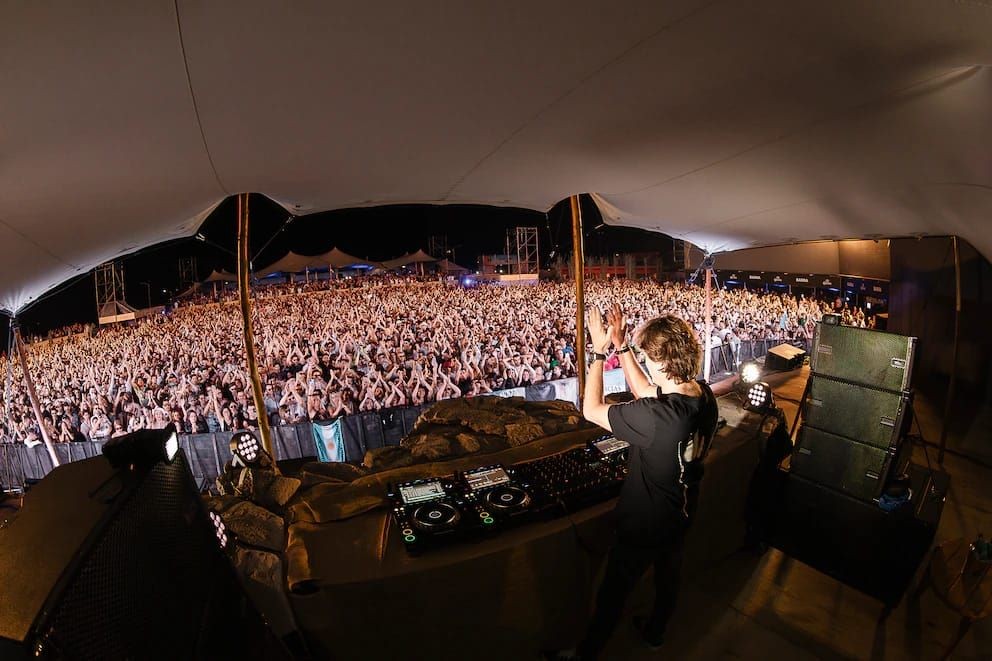 Cattaneo enciende la Sunsetstrip Night en Potrerillos