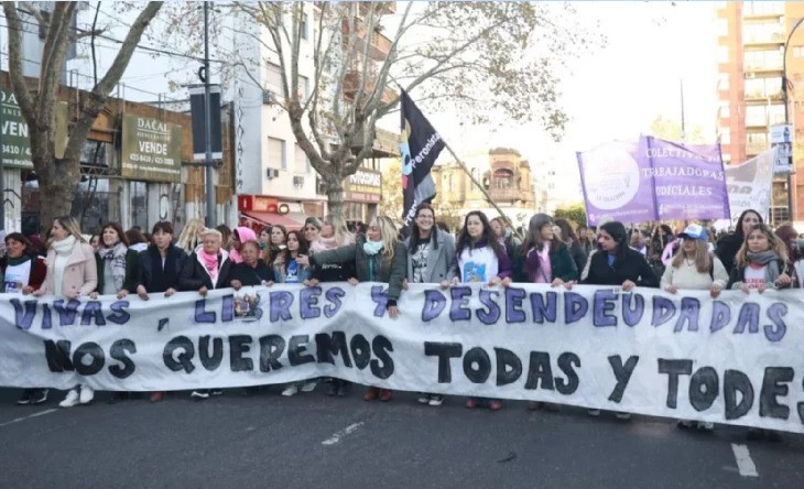 Primer 25N de la presidencia de Milei: multitudinaria marcha y juicio popular contra las políticas de género y económicas