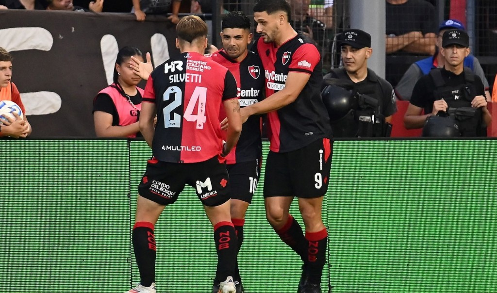 Newell's vuelve al triunfo con polémica: 2-1 sobre Independiente