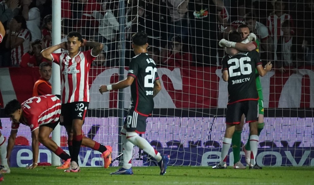 River venció a Estudiantes con un Armani heroico y quedó a un paso de la Libertadores 2025