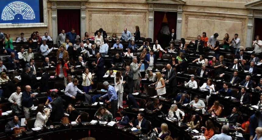 La oposición prepara sesión en Diputados para limitar los DNU de Milei