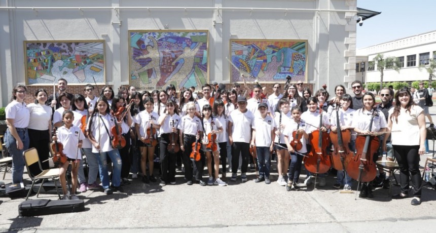 La Orquesta Escuela de La Matanza deslumbró en la Bienal de Arte Integral de la UNLaM