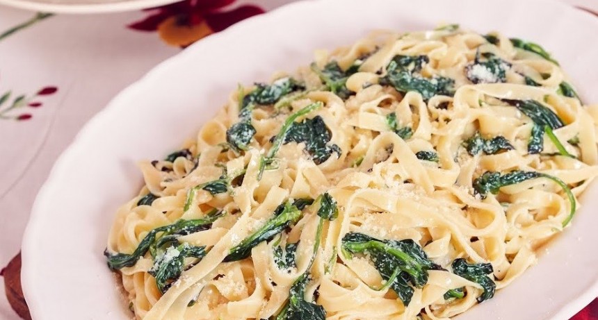 Fideos con Crema de Espinacas: Una Receta Sencilla y Nutritiva para Disfrutar