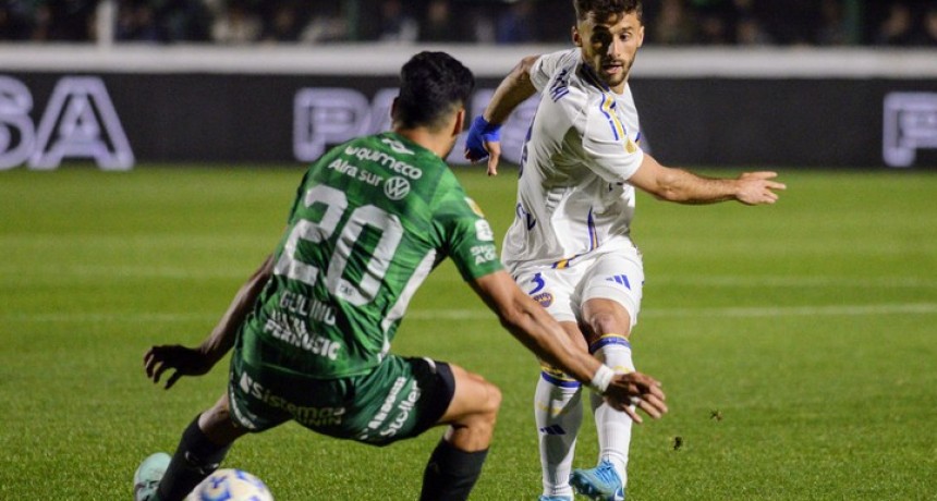 Boca cortó la racha con polémica incluida y venció 2-0 a Sarmiento en Junín con goles de Merentiel y Zenón