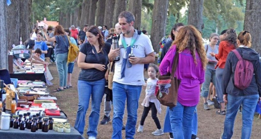 La Feria Farol ilumina el Pueblo del Millón de Árboles