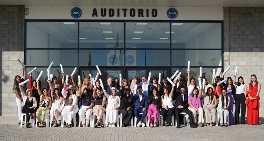 Más de 100 nuevos graduados en la Universidad Nacional del Oeste