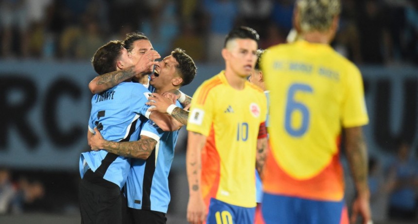 Uruguay venció 3-2 a Colombia con un final agónico y se acomoda en las Eliminatorias