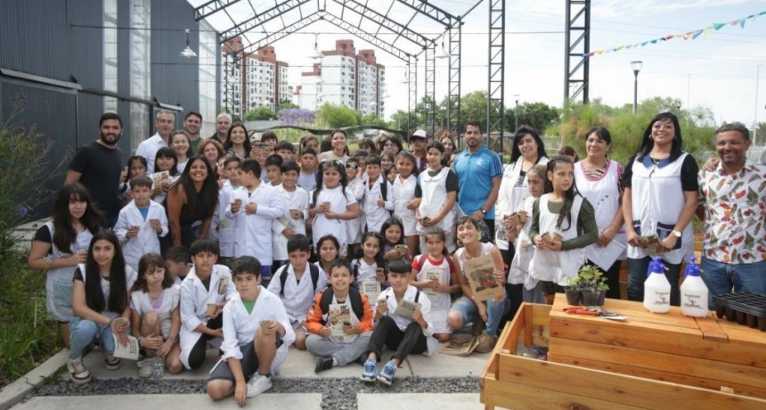 Quilmes fortalece sus políticas ambientales con nuevas iniciativas en la Escuela de Jardinería y kits educativos para primarias