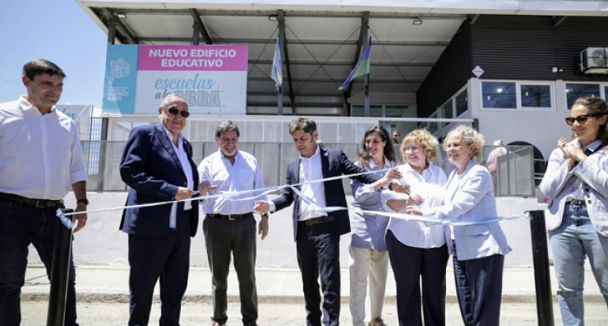 “La igualdad necesita un Estado presente”: Kicillof inauguró un jardín en Tandil y entregó netbooks