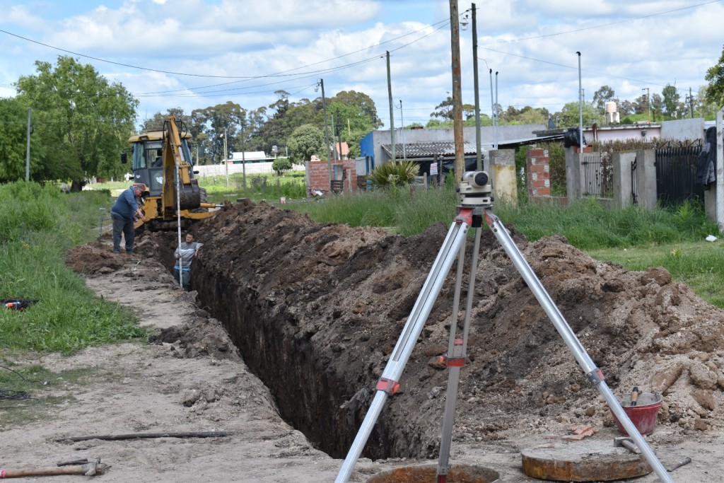 Avanza la extensión de las redes de agua y cloacas en Miramar