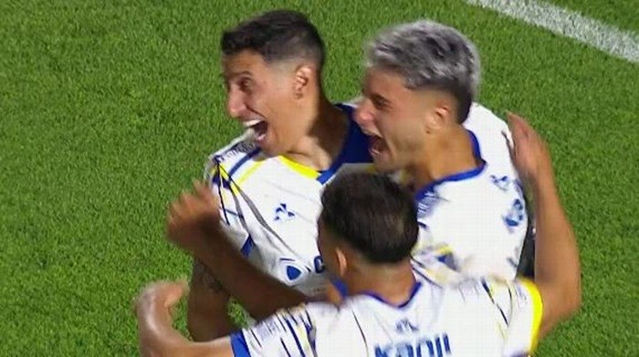 Rosario Central lo dio vuelta ante Instituto y se afianza como líder absoluto del Clausura