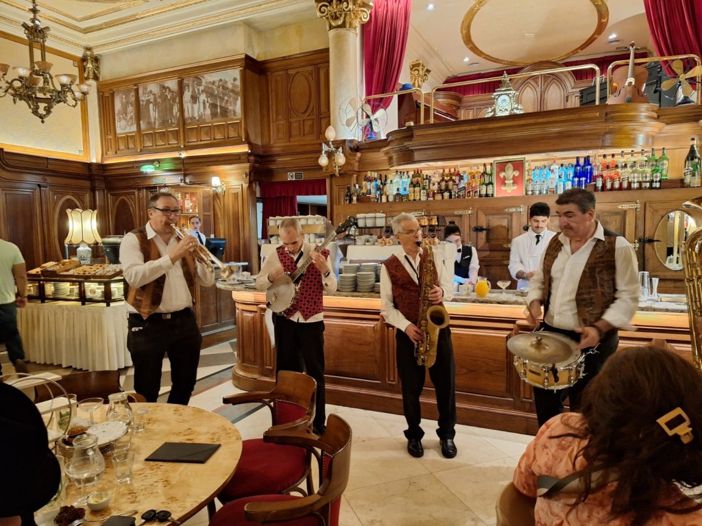 Café, música y cultura: los Bares Notables se suman a La Noche de los Museos