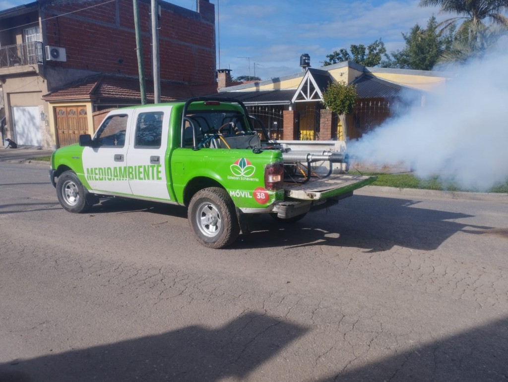 Esteban Echeverría refuerza las tareas de fumigación para prevenir el dengue