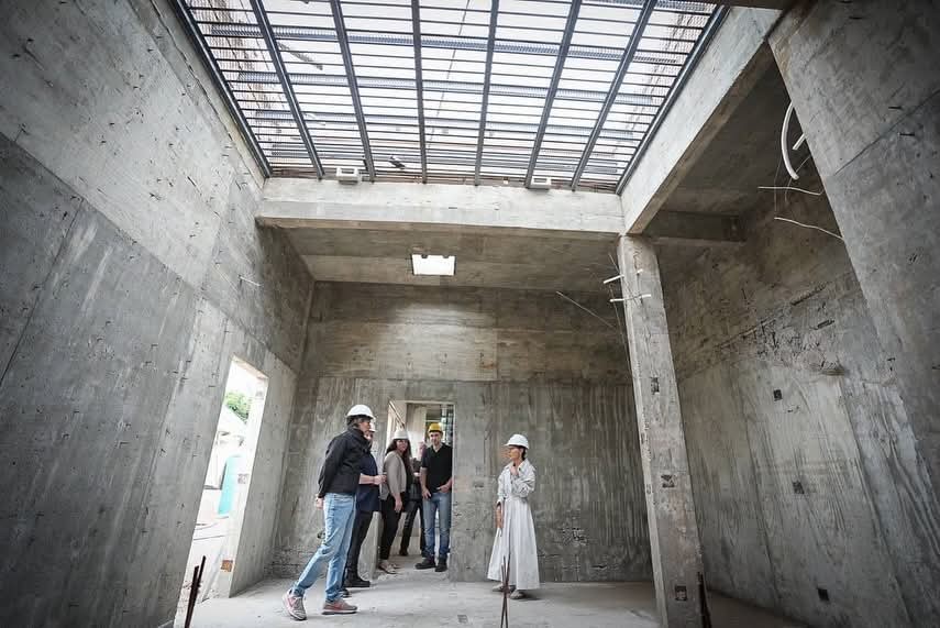 Mayra Mendoza supervisó los avances de la nueva comisaría de Don Bosco, la primera en más de 30 años en Quilmes