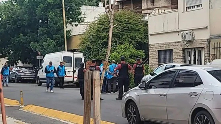 Misterio en Villa Luro: encuentran muertas a una madre y su hija dentro de su vivienda