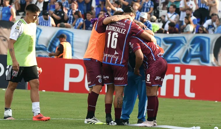 Godoy Cruz no pudo con Riestra, empató 1-1 y descendió tras 17 años en Primera